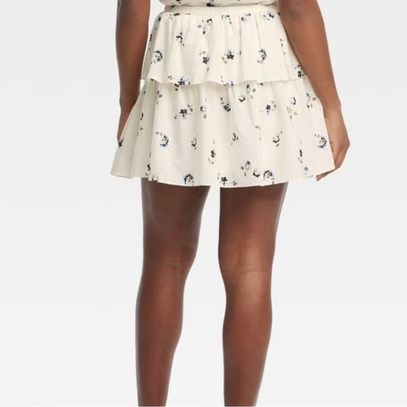 NWT Universal Thread Floral Ruffle Mini Skirt Size Small - Picture 2 of 7